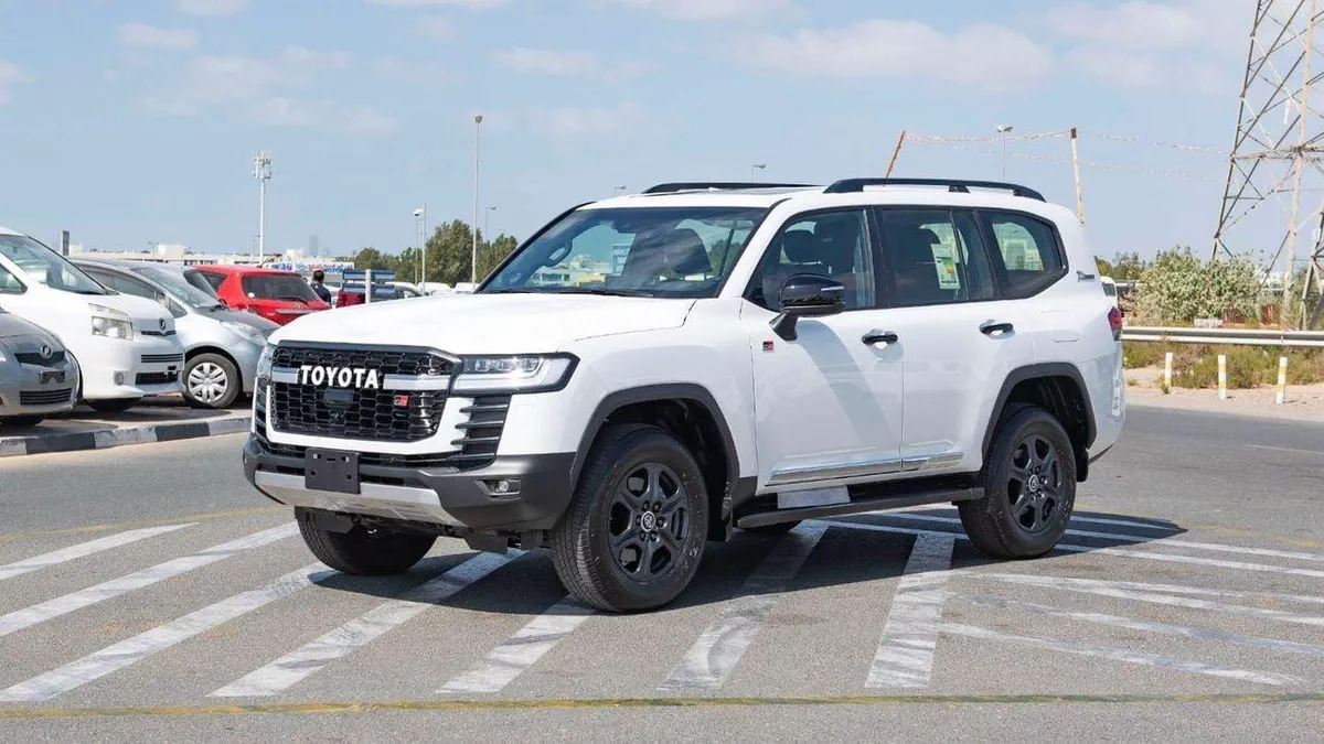 Toyota Land Cruiser GR SPORT FULL OPTION DIESEL-1-0