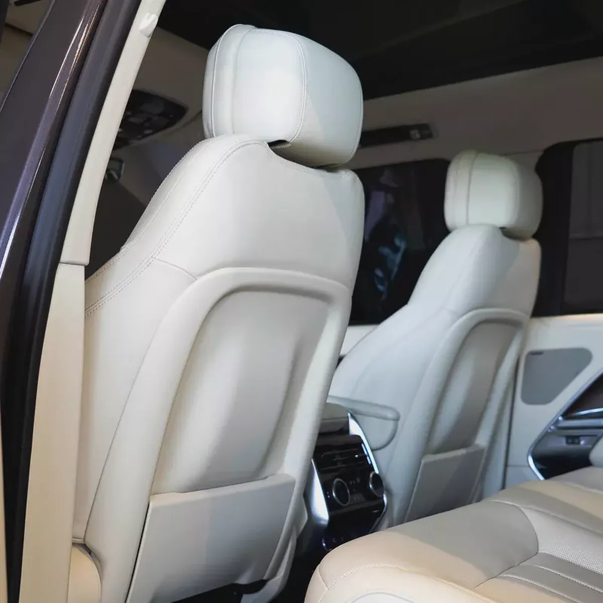 AED 6,324 P.M • 0% Downpayment • Range Rover SE P400 • Agency Warranty-14-14