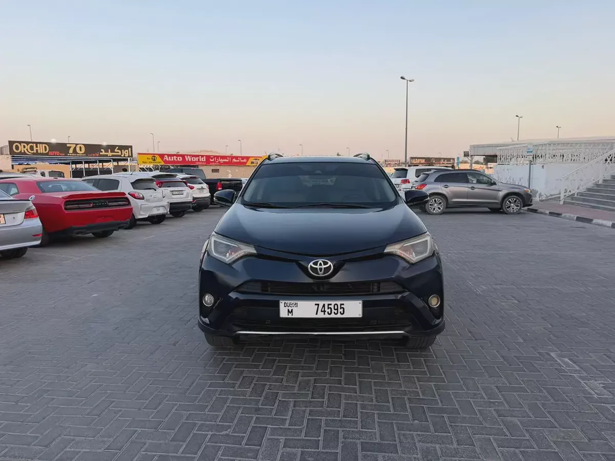 Toyota Rav 4 XLE 2017 - American Specs - Excellent Condition KM IS NOT ORIGINAL