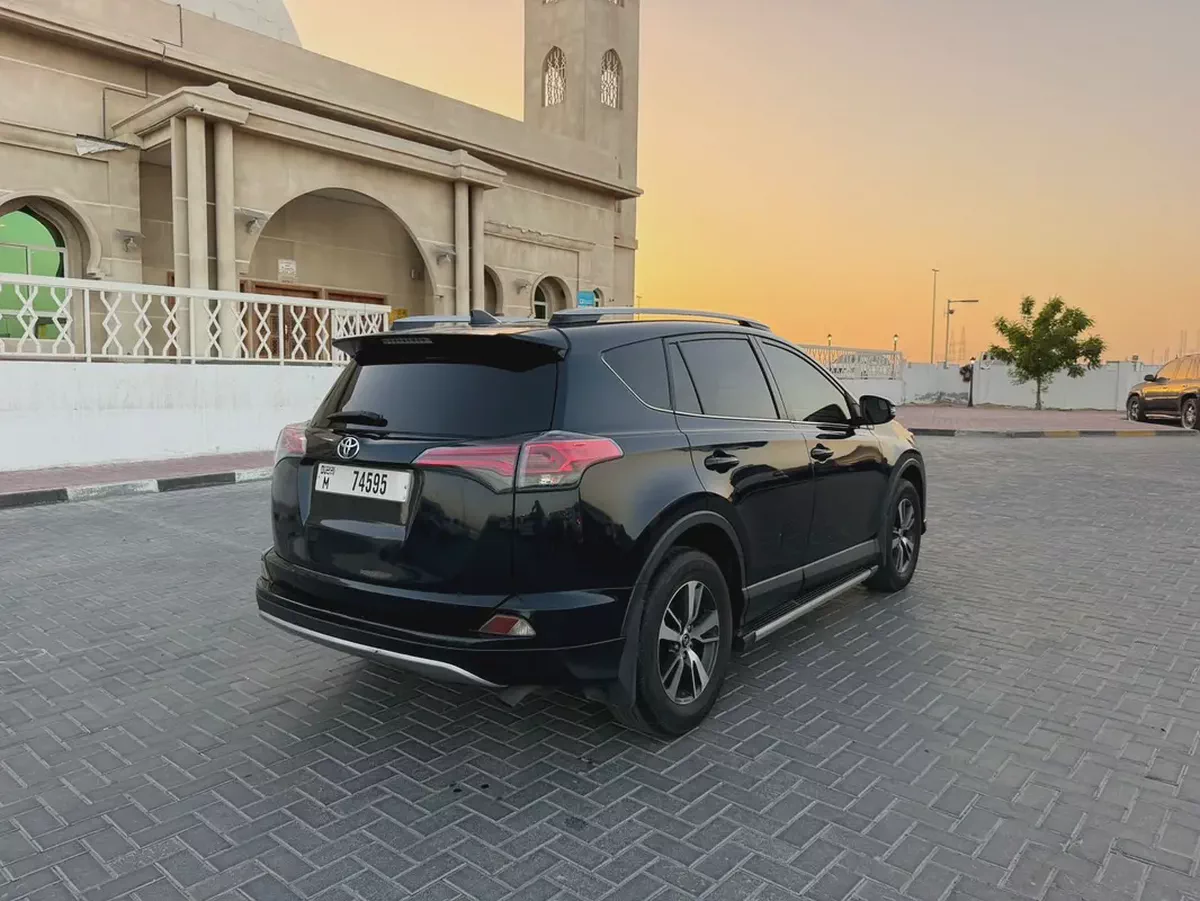 Toyota Rav 4 XLE 2017 - American Specs - Excellent Condition KM IS NOT ORIGINAL-4-4