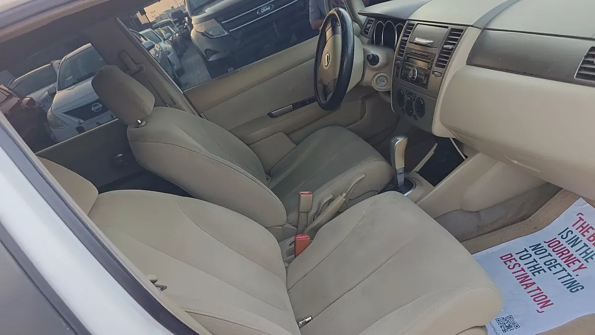 Nissan Tiida 2012 GCC Specs - Reliable Hatchback in Excellent Condition-9-9