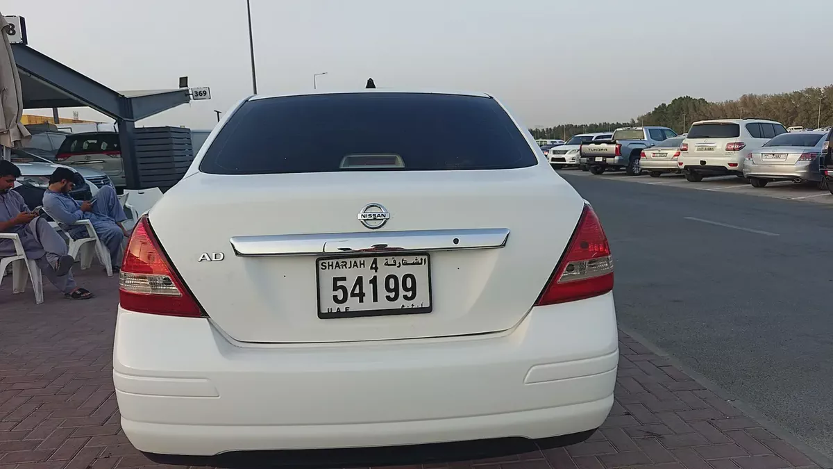 Nissan Tiida 2012 GCC Specs - Reliable Hatchback in Excellent Condition-15-15