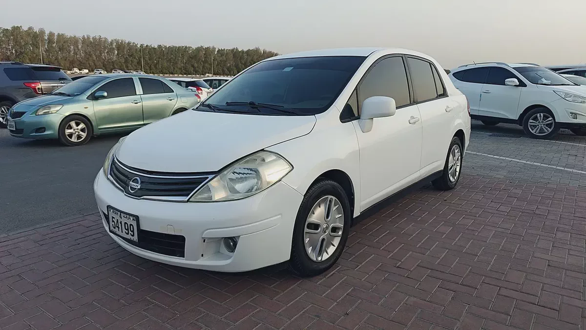 Nissan Tiida 2012 GCC Specs - Reliable Hatchback in Excellent Condition-16-16
