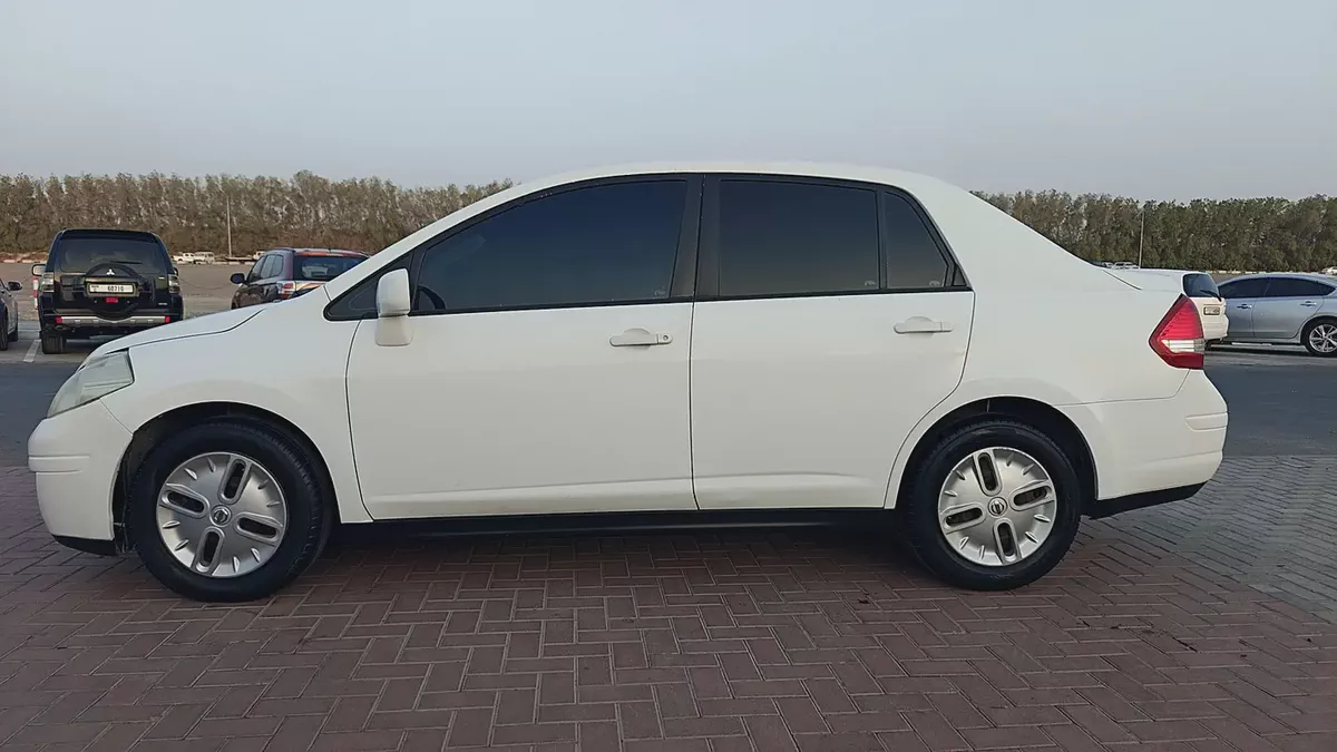 Nissan Tiida 2012 GCC Specs - Reliable Hatchback in Excellent Condition