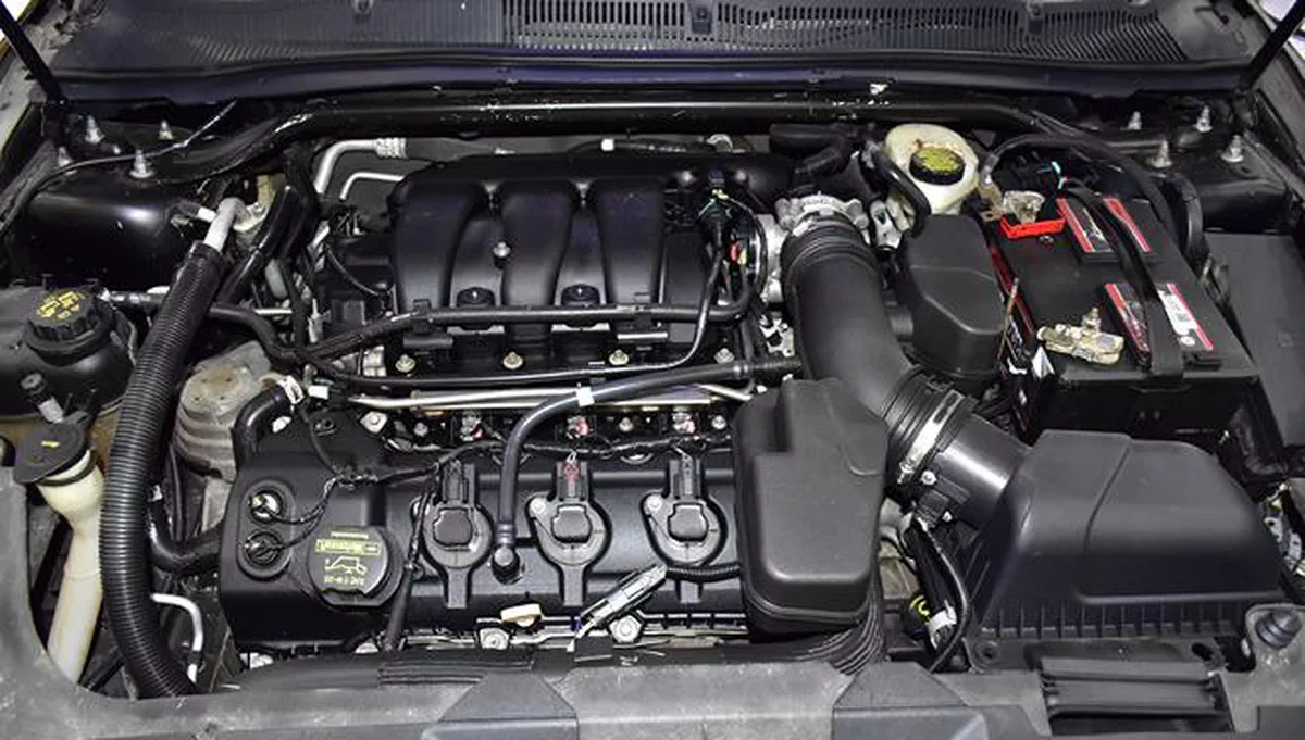 Ford Taurus ( 2015 Model ) in Black Colo...-10-10