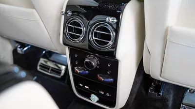 Rolls Royce Cullinan STD Rolls Royce Cullinan - Silver Badge - 2026-9