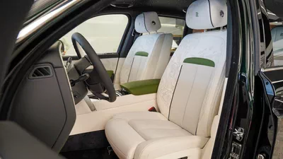 Rolls Royce Cullinan STD Rolls Royce Cullinan - Silver Badge - 2026-12