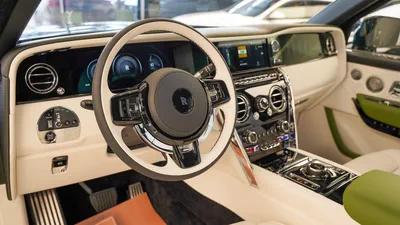 Rolls Royce Cullinan STD Rolls Royce Cullinan - Silver Badge - 2026-3