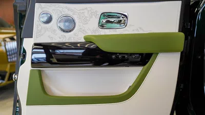 Rolls Royce Cullinan STD Rolls Royce Cullinan - Silver Badge - 2026-8