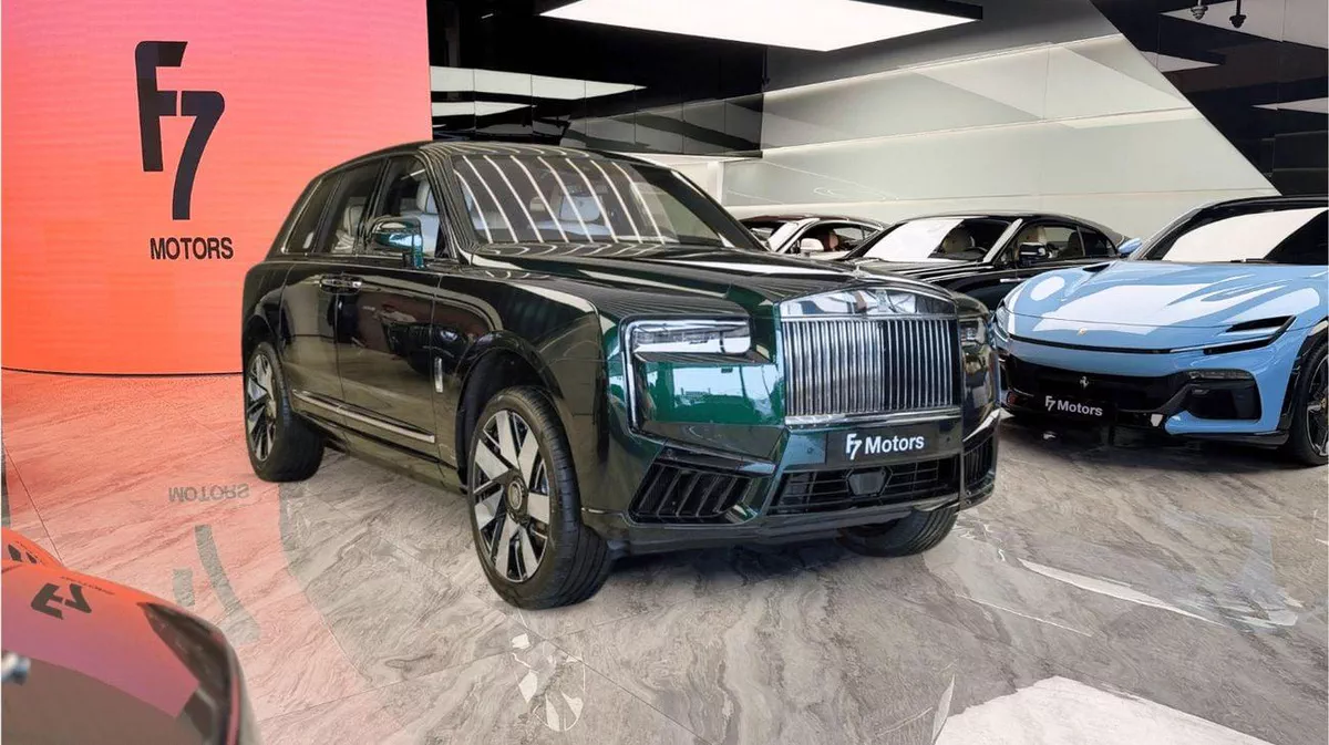 Rolls Royce Cullinan STD Rolls Royce Cullinan - Silver Badge - 2026