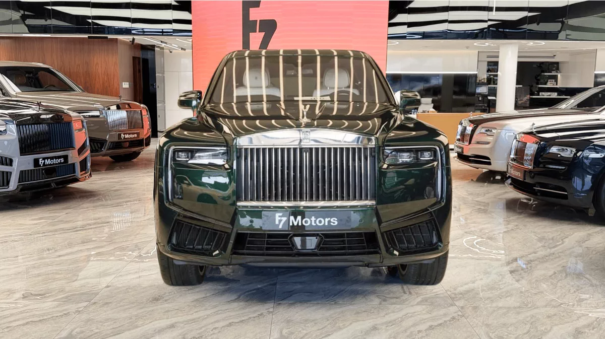 Rolls Royce Cullinan STD Rolls Royce Cullinan - Silver Badge - 2026-1-0