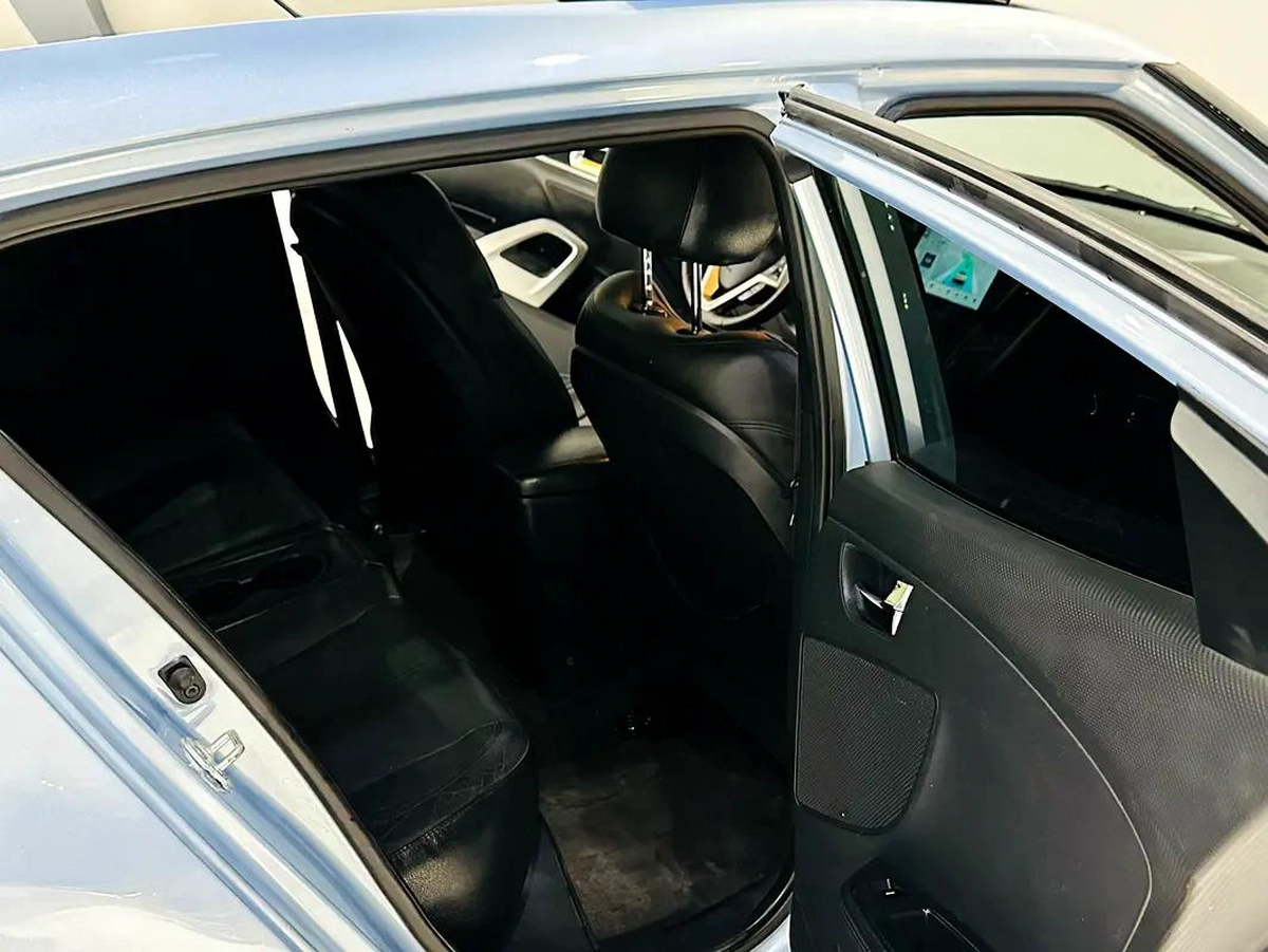 HYUNDAI VELOSTER FULL OPTION GCC SPECS 2012 TURBO WITH BIG SCREEN INSTALLED-6-6