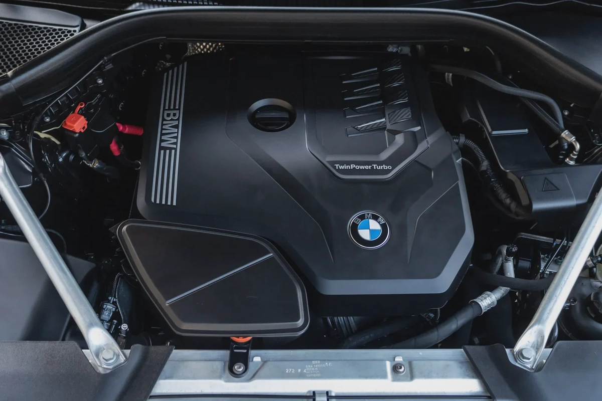 BMW X4 30 2023-4-4