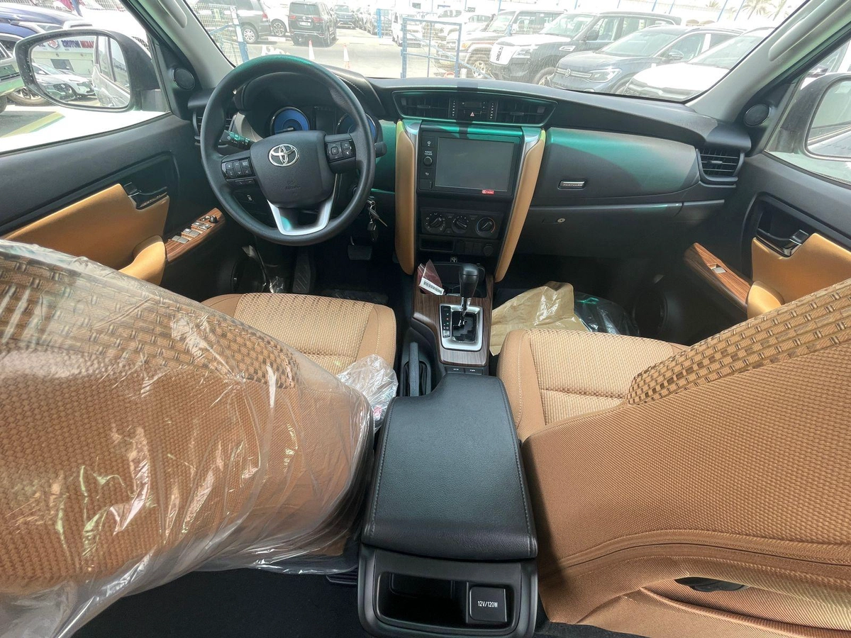 Toyota Fortuner 2026-4-4