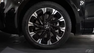 Mercedes Benz V300 AVANTGARDE VIP BUSINESS VAN –  FULL LUXURY OPTION | BRAND NEW | GCC | 2025-21