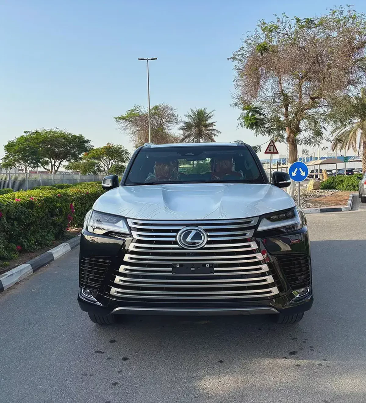 Lexus LX700h VIP HEV (4-Seater) 3.5L V6 Twin-Turbo Hybrid A/T 4WD Export Only