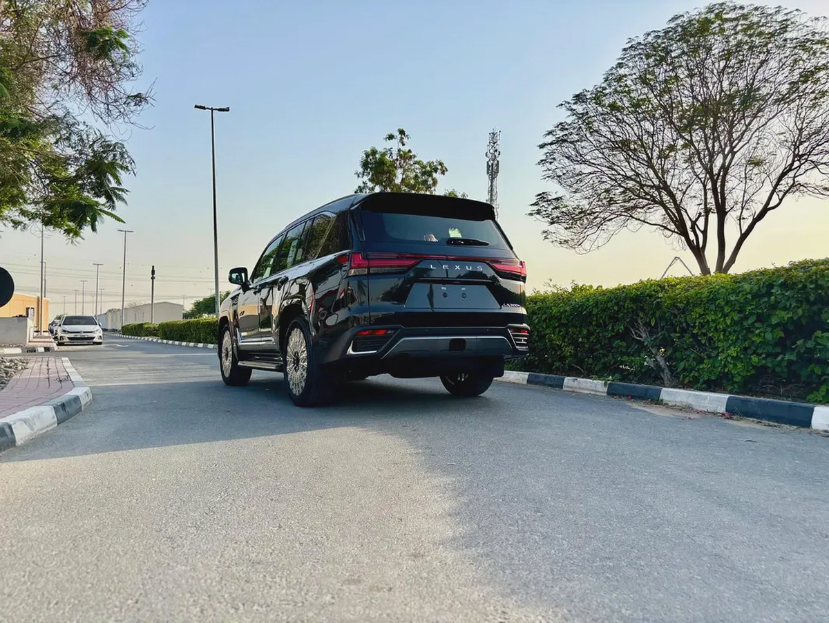 Lexus LX700h VIP HEV (4-Seater) 3.5L V6 Twin-Turbo Hybrid A/T 4WD Export Only-3-3