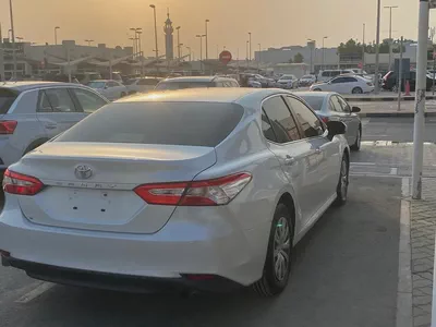 Toyota Camry 2020 White-9