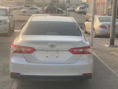 Toyota Camry 2020 White-10