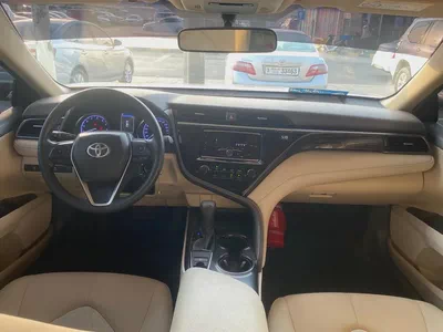 Toyota Camry 2020 White-12