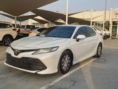 Toyota Camry 2020 White-2