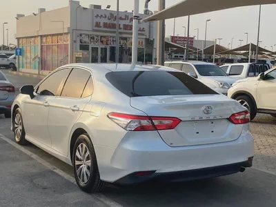 Toyota Camry 2020 White-6