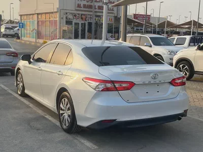 Toyota Camry 2020 White-7