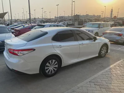Toyota Camry 2020 White-8