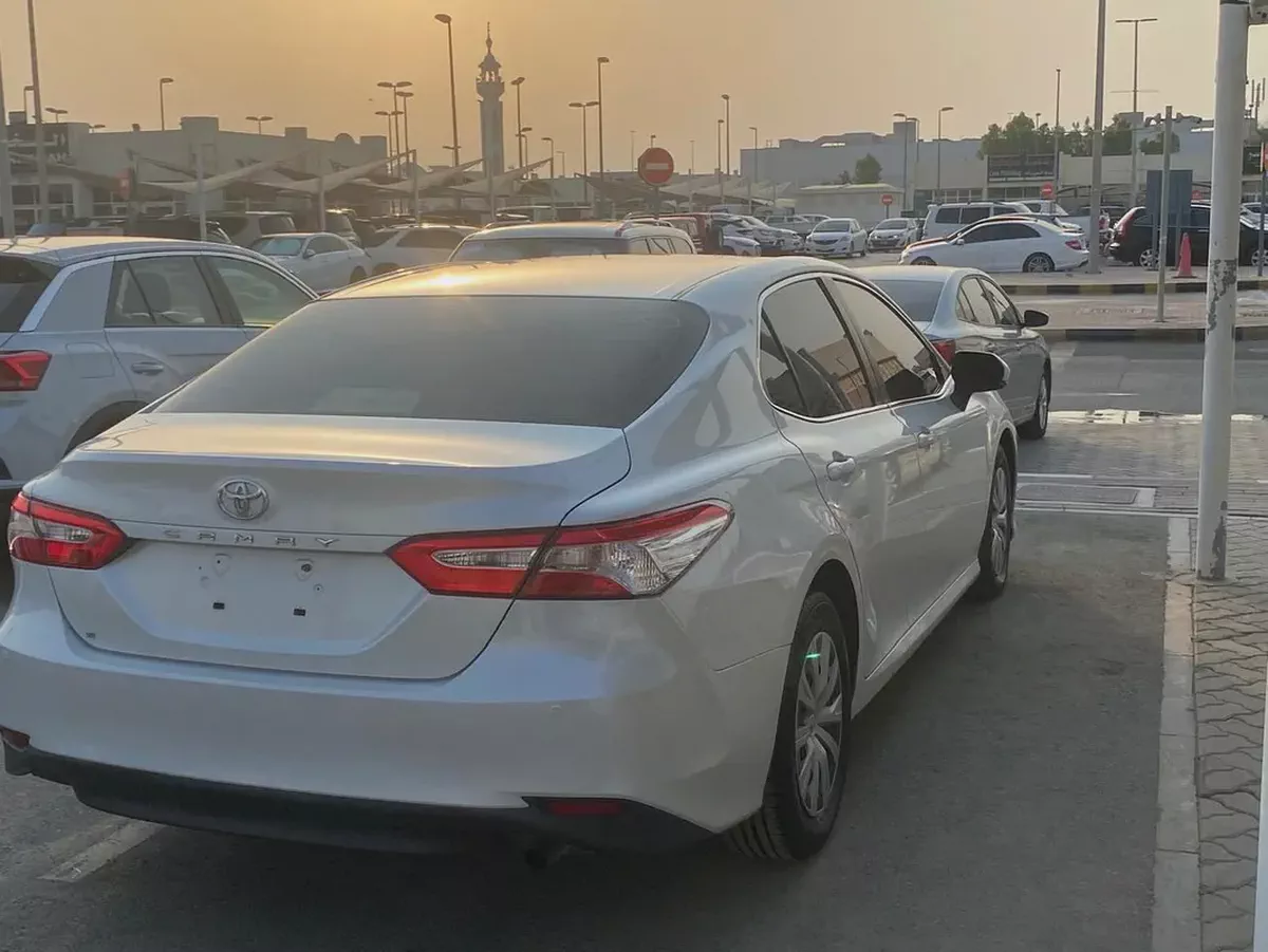 Toyota Camry 2020 White-9-9
