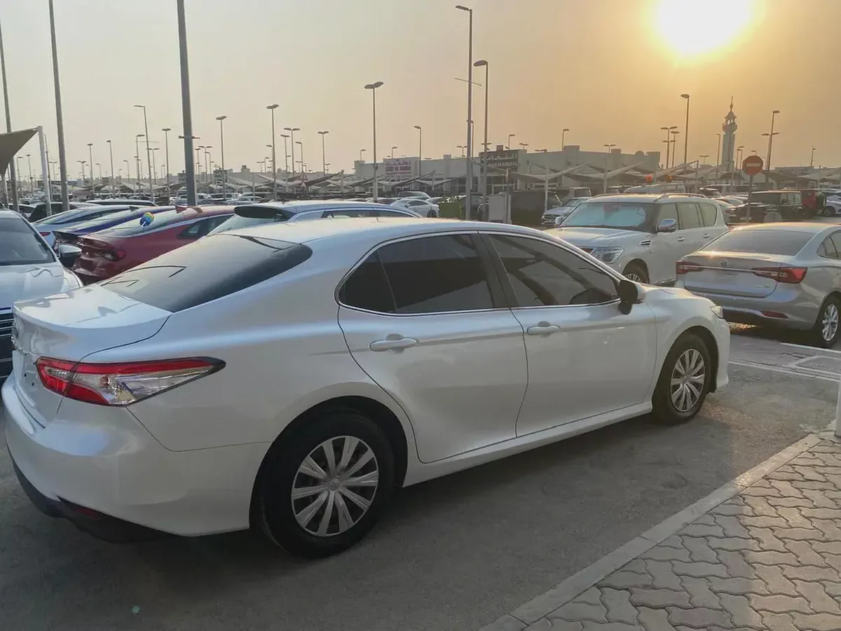 Toyota Camry 2020 White-5-5