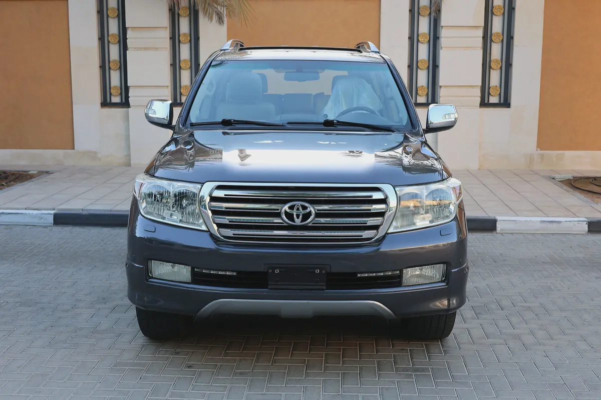 Toyota Land Cruiser VXR 2011 -153000KM- GCC Specs - Well Maintained-4-4