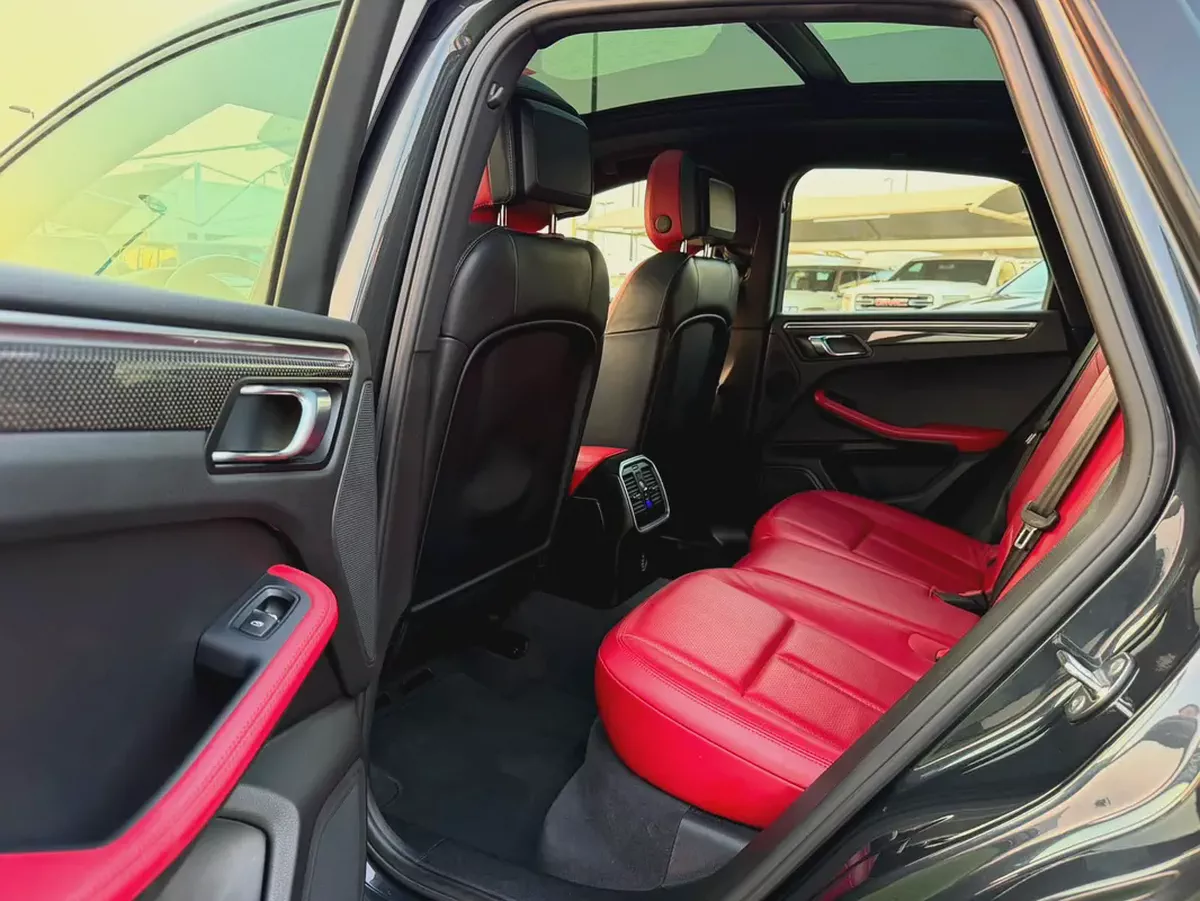 (2018) PORSCHE CAYMAN //STANDARD// GCC FULL OPTION -ORIGINAL PAINT--11-11