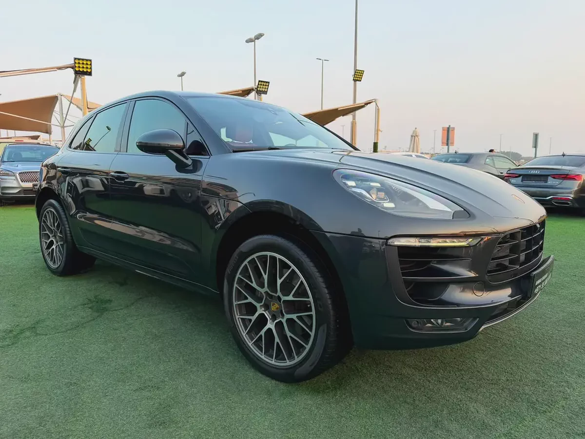 (2018) PORSCHE CAYMAN //STANDARD// GCC FULL OPTION -ORIGINAL PAINT--3-3