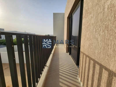Luxury| Spacious| 4 Bedroom Townhouse| With Maid Room| Best Price| End Unit-14