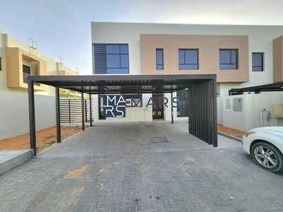 Luxury| Spacious| 4 Bedroom Townhouse| With Maid Room| Best Price| End Unit-0