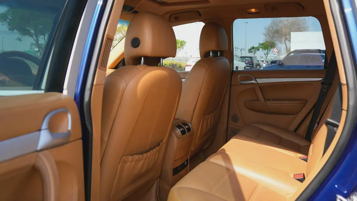 PORSCHE CAYENNE 2009!! GCC SPECS-10-10
