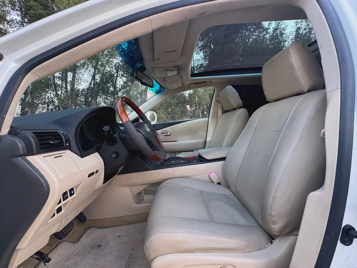Lexus RX 350 Platinum 2011 | GCC Specs | Low Mileage | Pristine Condition-11-11
