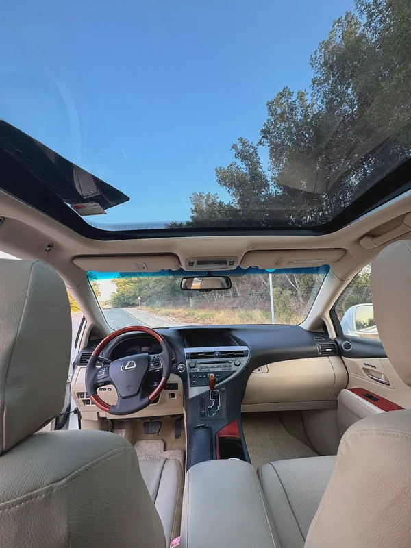 Lexus RX 350 Platinum 2011 | GCC Specs | Low Mileage | Pristine Condition