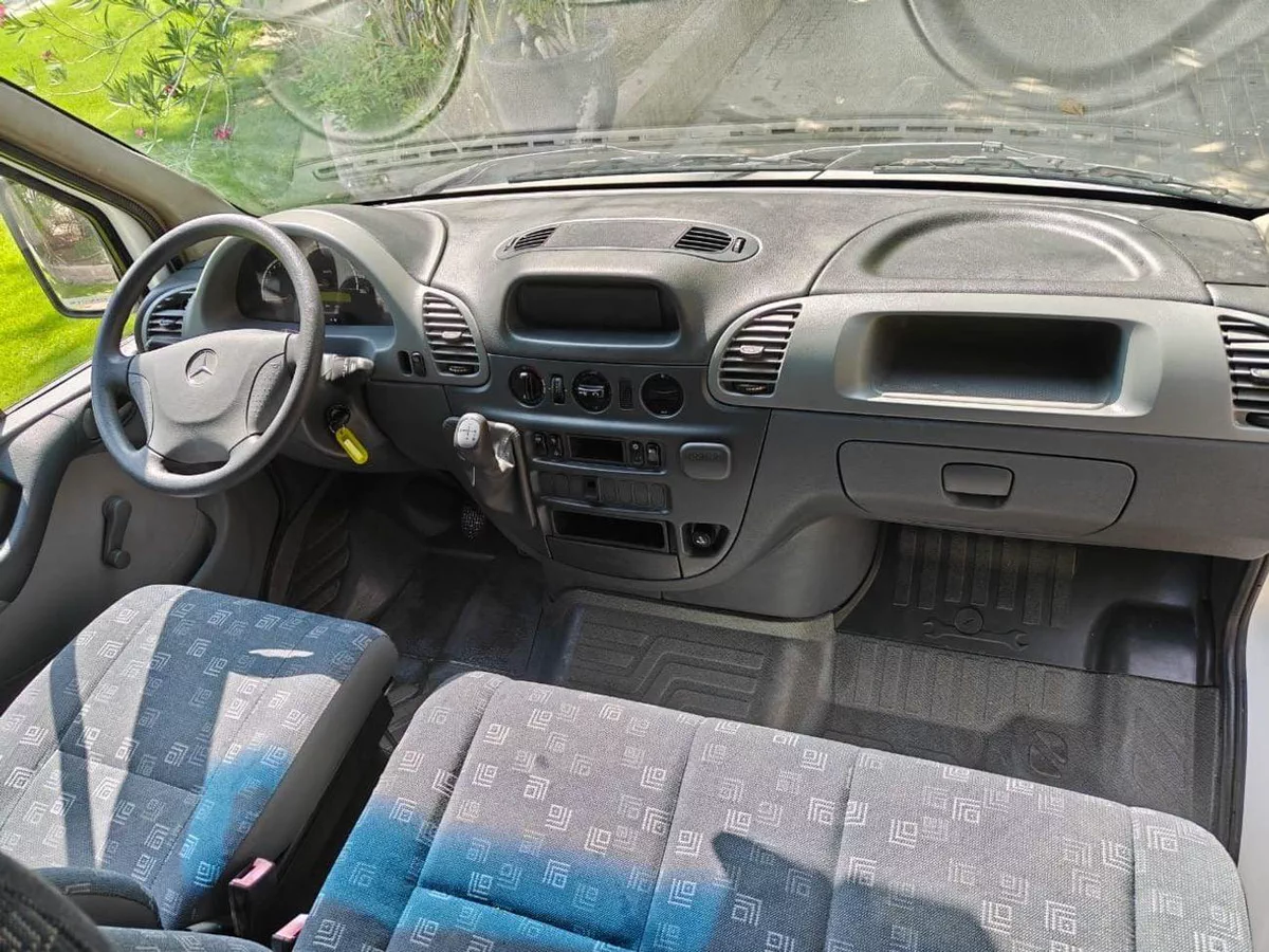 Mercedes Benz Sprinter-12-0