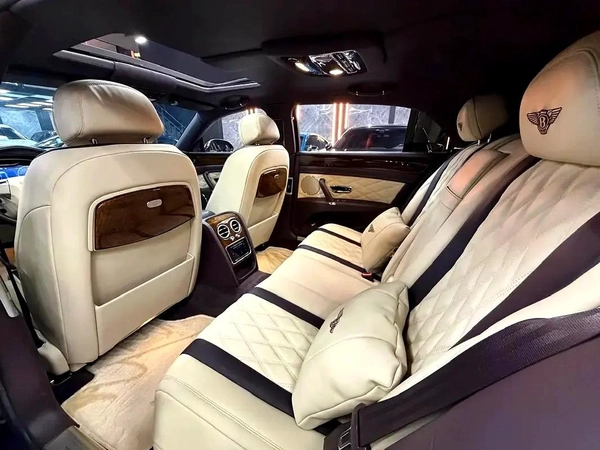 2015 GCC BENTLEY FLYING SPUR V8S LOW MILEAGE ACCIDENT FREE WARRANTY AVAILABLE