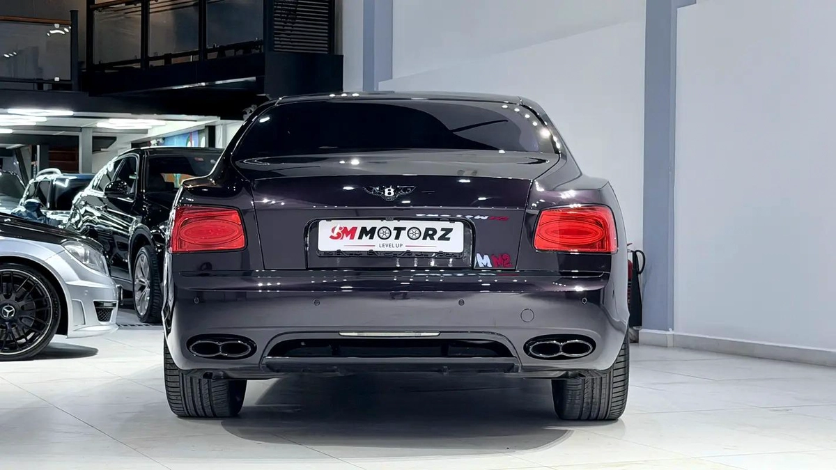 2015 GCC BENTLEY FLYING SPUR V8S LOW MILEAGE ACCIDENT FREE WARRANTY AVAILABLE-11-11