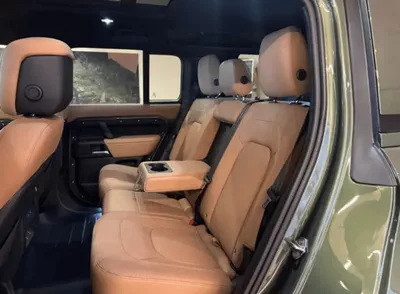 Land Rover Defender P400 Dynamic SE-7