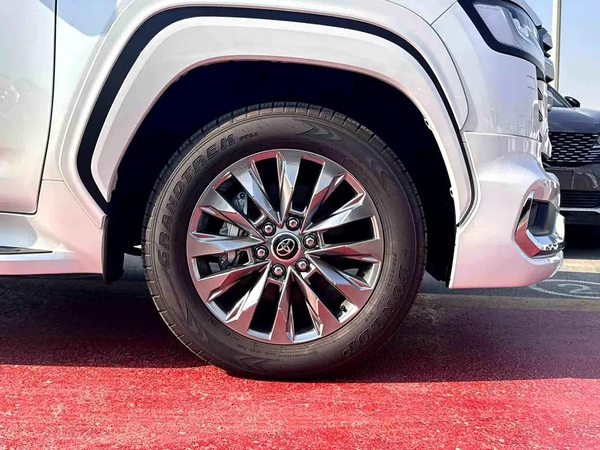 2024 (RIGHT HAND DRIVING) LAND CRUISER 300 ZX 3.5L PETROL 7-SEATS BRAND NEW 0KM FOR EXPORT ONLY