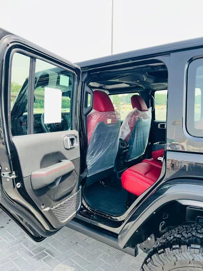 Jeep Wrangler Unlimited Rubicon 392 6.4L V8-10