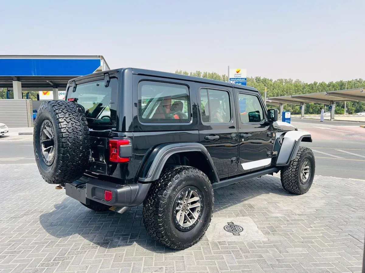 Jeep Wrangler Unlimited Rubicon 392 6.4L V8-6-0