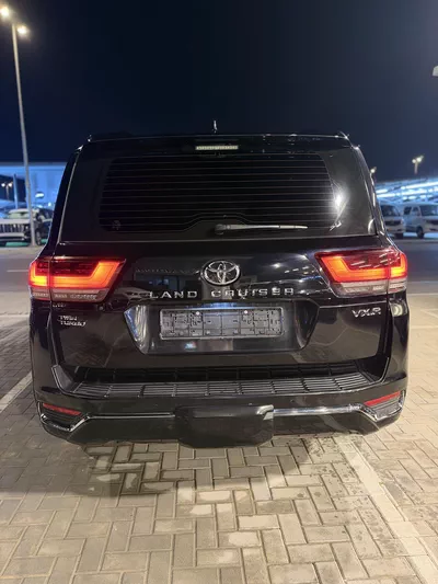 Toyota Land Cruiser VXR 3.5L-3