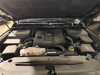 Toyota Land Cruiser VXR 3.5L-6