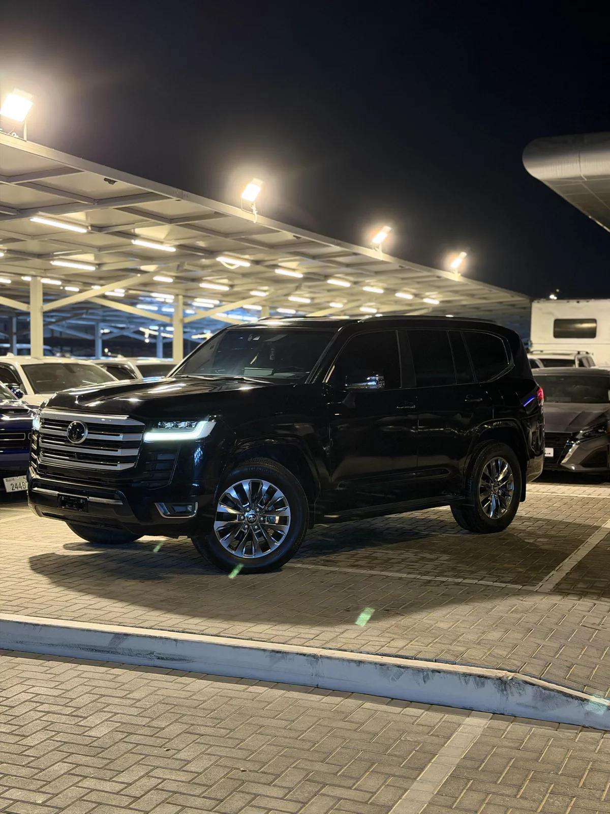 Toyota Land Cruiser VXR 3.5L-2-2