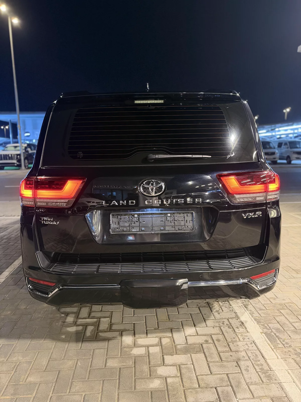 Toyota Land Cruiser VXR 3.5L-3-3