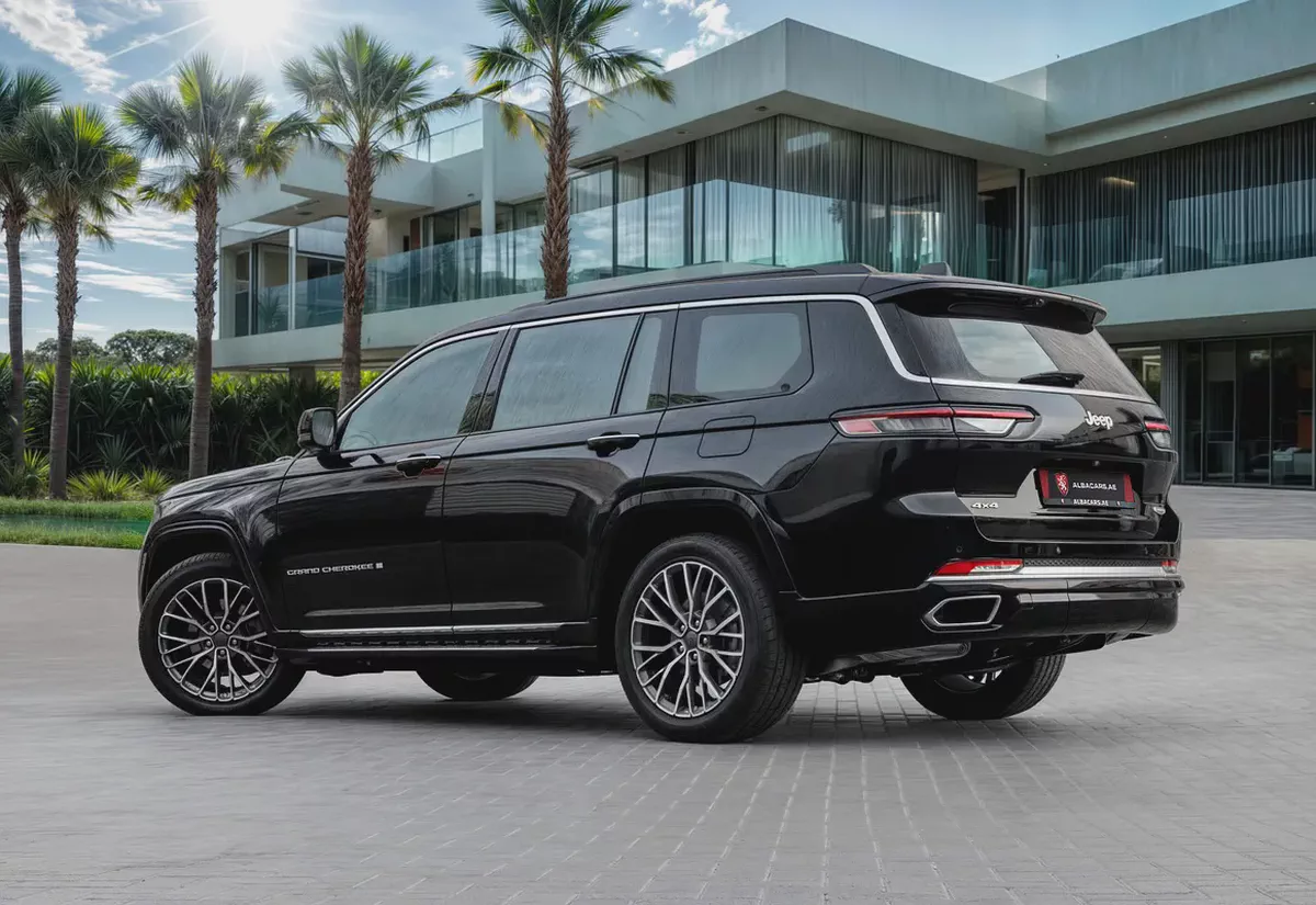 4,407 P.M | Grand Cherokee Summit | 0% Downpayment | JEEP WARRANTY!-2-2